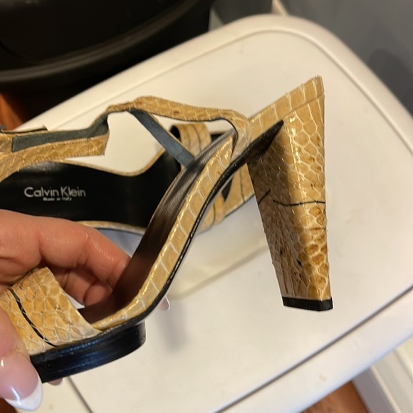 Calvin Klein beige snake open toe heeled sandals size 7 new - Picture 5 of 6